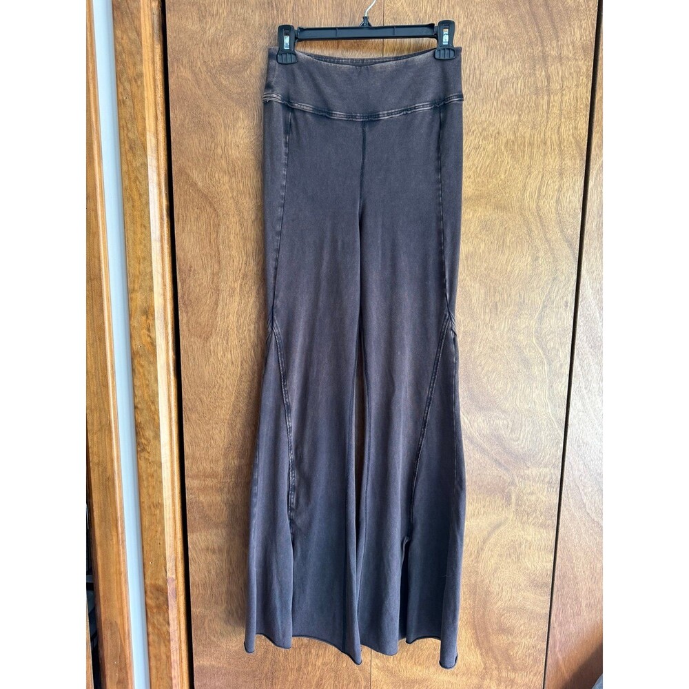 Free People Movement Hot Shot Kick Flares Sz. Small Dark Brown
